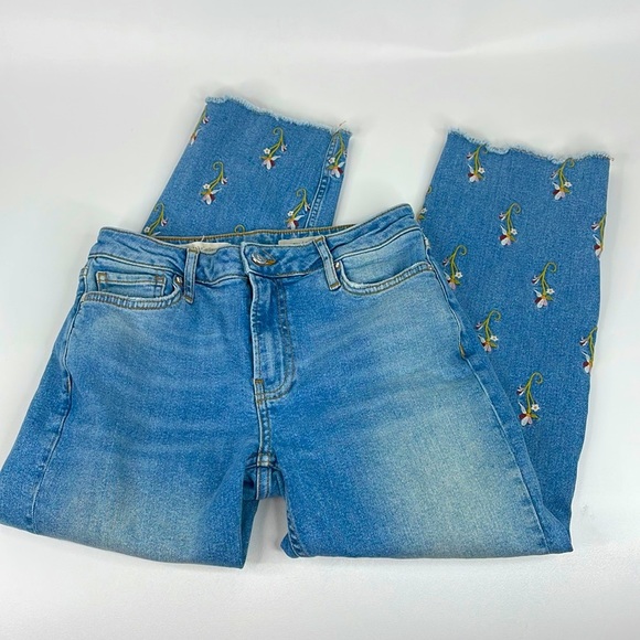 Anthropologie Pilcro Floral Embroidered Straight Leg Cropped Jeans 25 - Picture 2 of 14